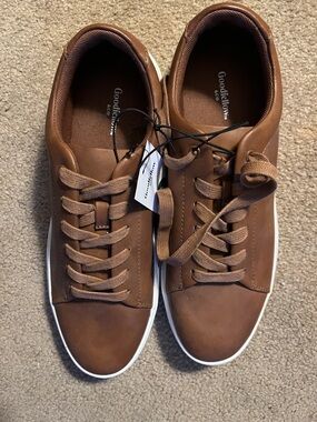 Goodfellow & Co Brown Men’s Low-Top Sneakers with White Sole